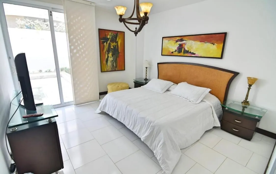 Vista Directa Al Mar Con Amplia Terraza Y 3 Habitaciones Cartagena 0*,