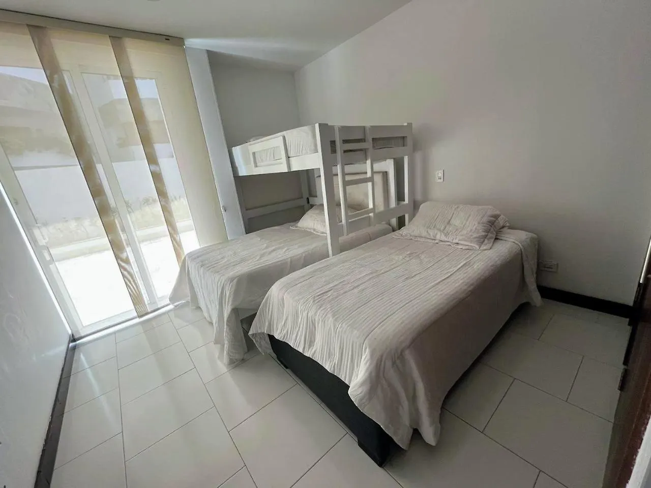 Vista Directa Al Mar Con Amplia Terraza Y 3 Habitaciones Cartagena